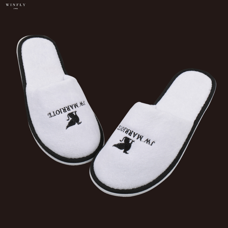 Here's How To Customize The Most Luxurious Hotel Slippers